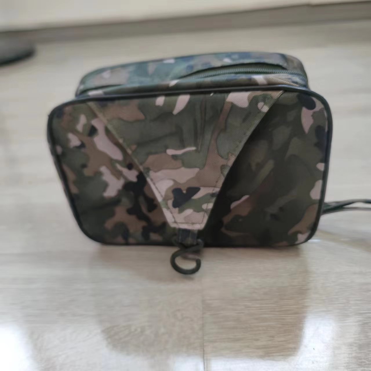迷彩双层洗漱包大容量内务收纳包牛津布挂钩洗漱袋户外休闲细节图