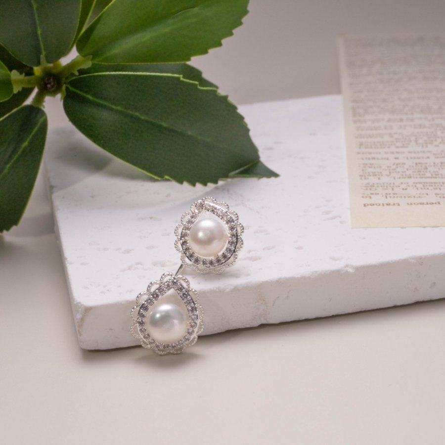 Xuhui brand's new copper-plated real gold InS-style sweet hollowed-out lace freshwater pearl stud earrings, elegant 925 sterling silver needle earrings full figure