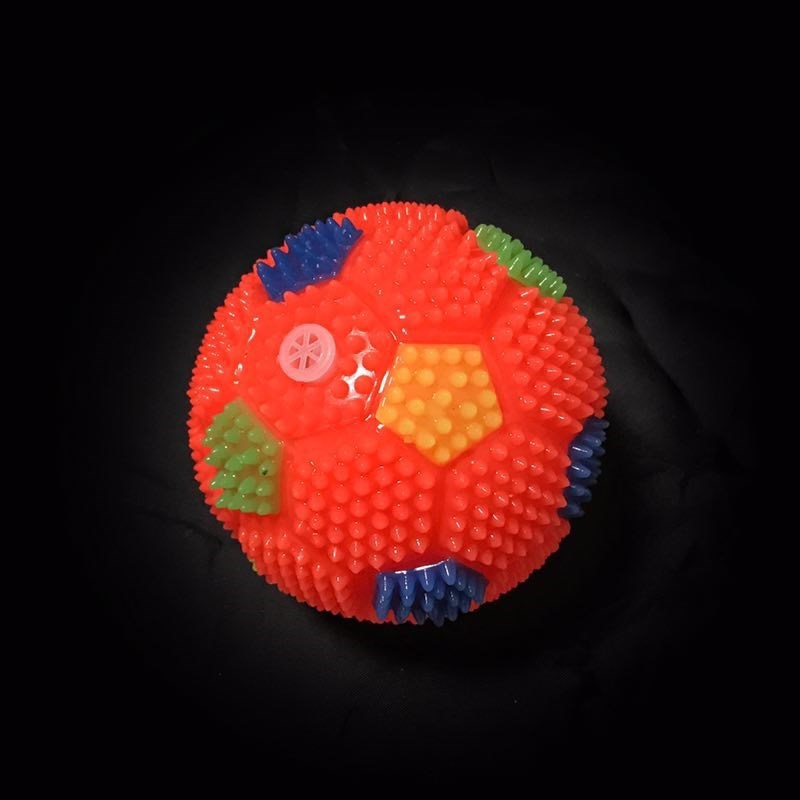 6.5cm flashing sound massage football children's toy, elastic luminous football with whistle, small football toy Application Scenario
