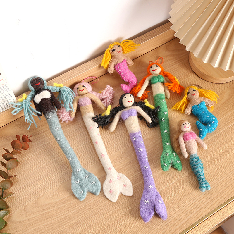 Wholesale of handmade wool felt pendants, mermaid bag hangers, cute bag hangers, plush toys, stuffed toys, schoolbag hangers