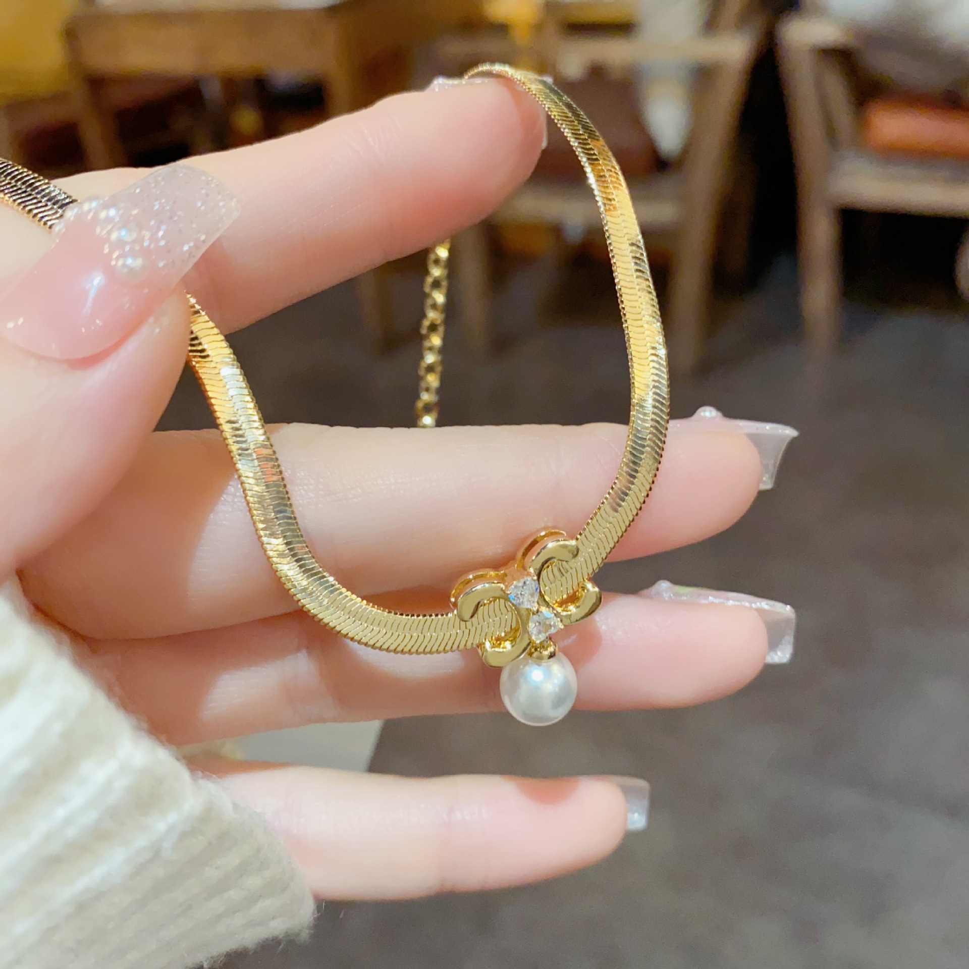 Japanese and Korean style, high-end and exquisite Arc de Triomphe pearl necklace, women's fashion, cold style, niche design sense collarbone chain Item Picture