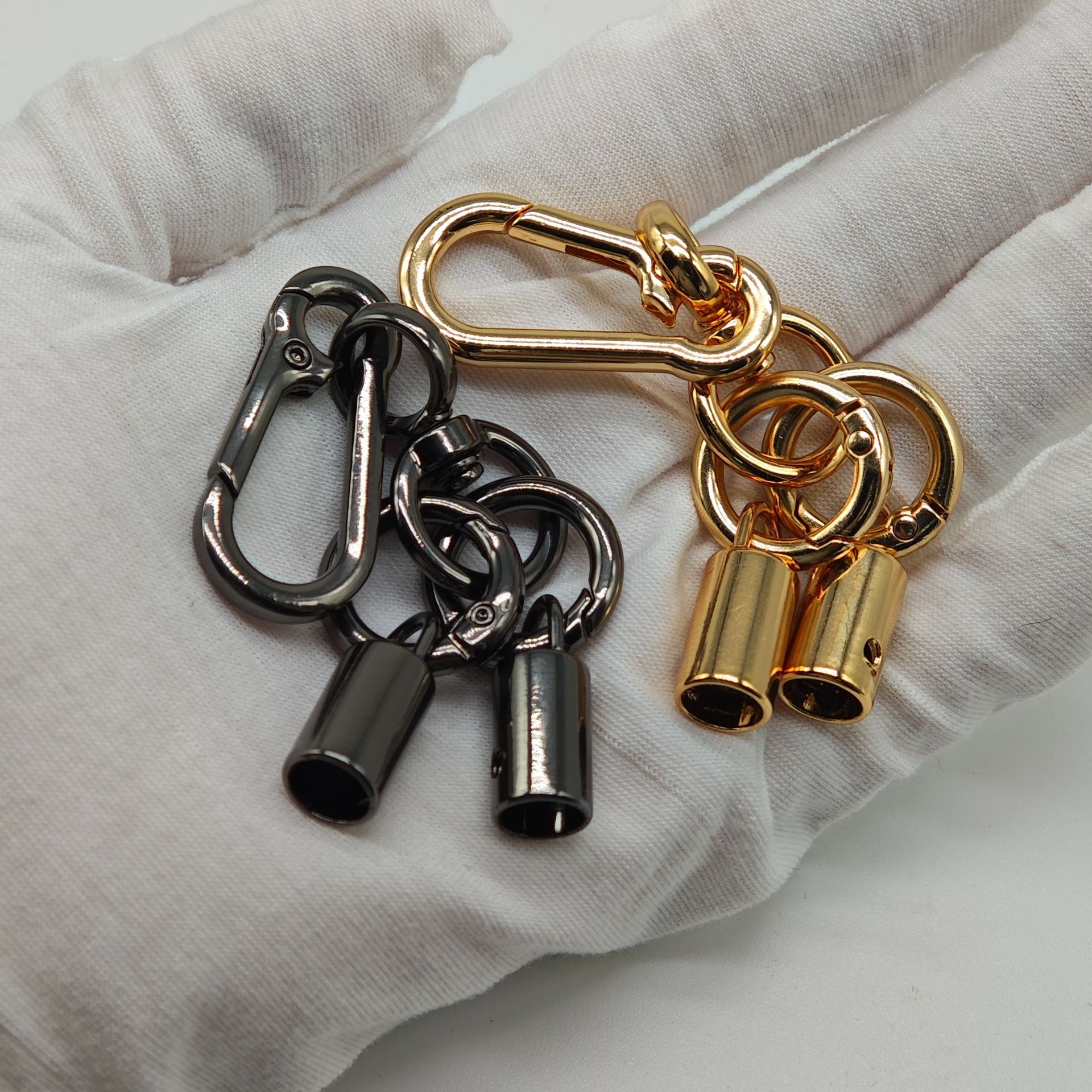 8mm zinc alloy mountain climbing hook buckle rope, clock, bucket, key, diy jewelry accessories, mobile phone lanyard set in stock Application Scenario