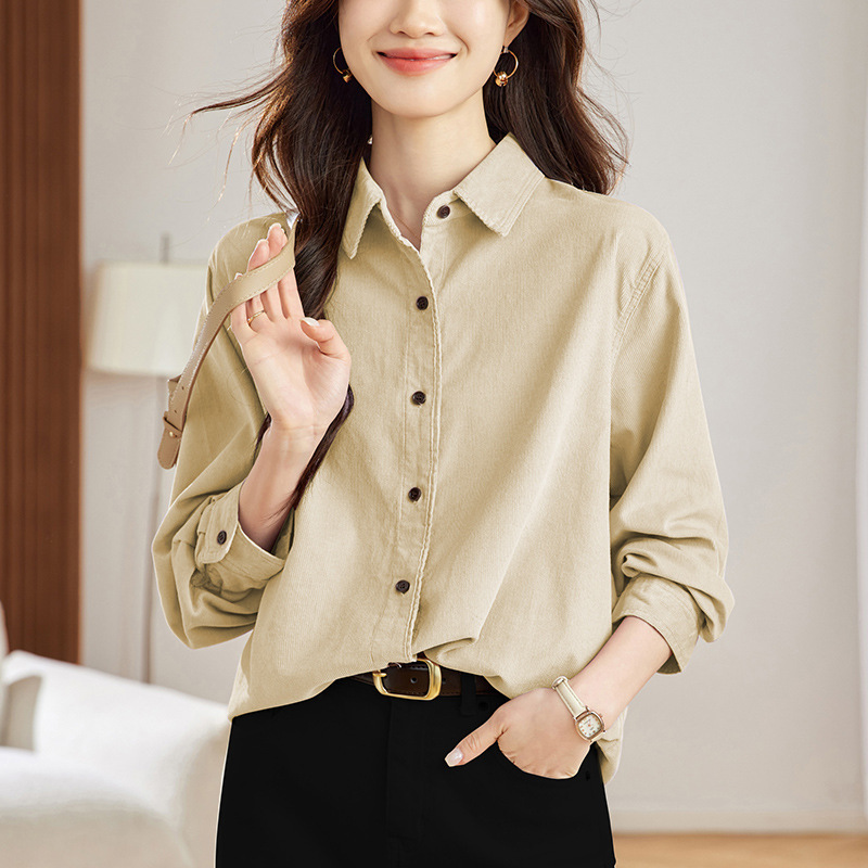 Factory direct sales of retro corduroy long-sleeved shirts for women's 2024 autumn and winter new styles. This year's trendy and stylish lapel shirts details Picture