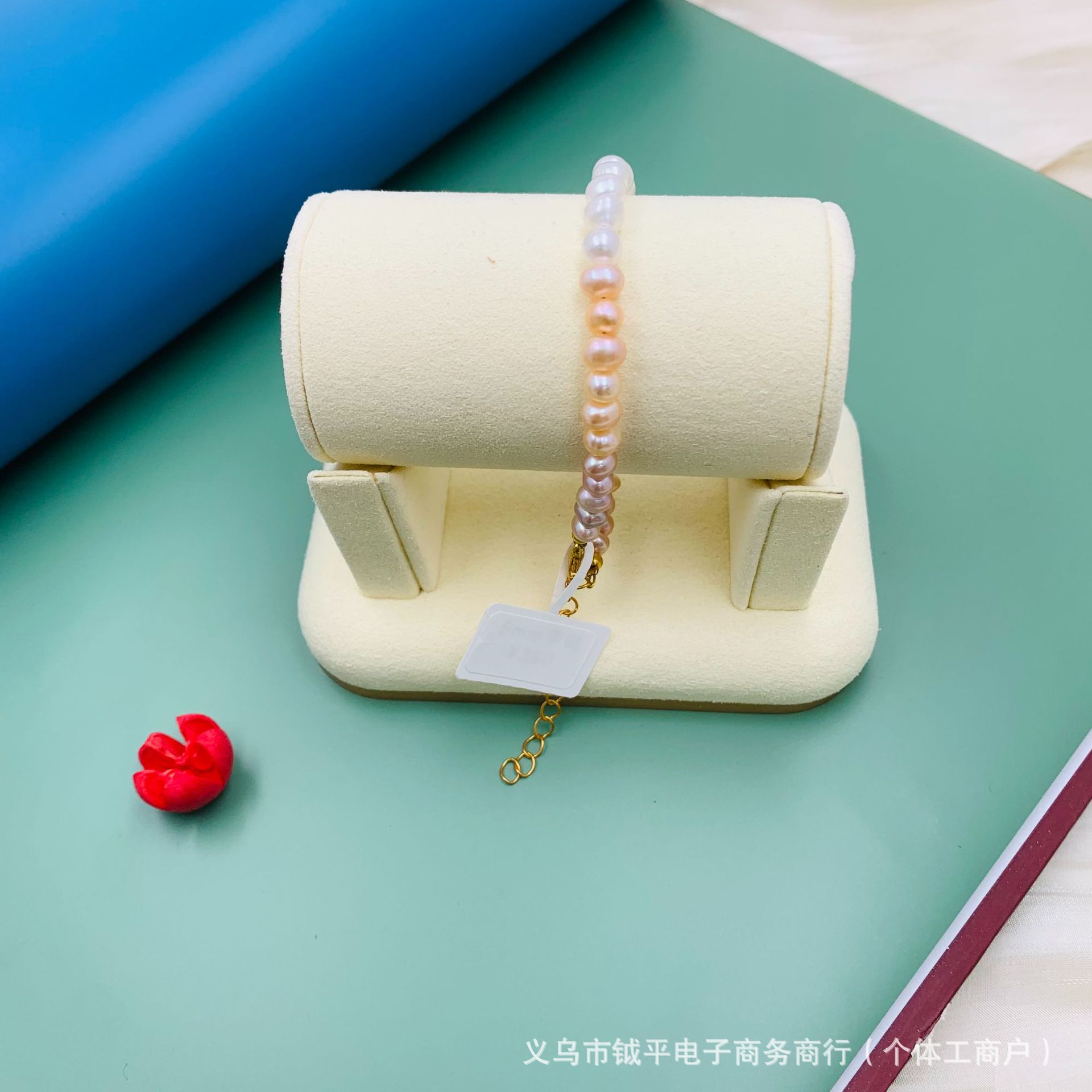 彩虹珍珠手链abs串珠手串现货饰品手链货源天然珍珠产品图