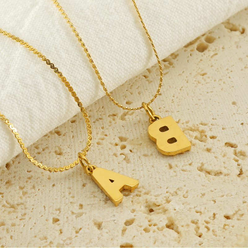 Cross-border European, American, French fashion, versatile stainless steel letter necklace, gold-plated and diamond-encrusted, simple style, fine S-shaped chain for women Specification image