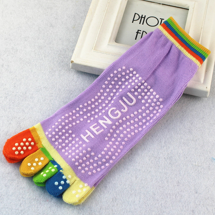 Wholesale of new spring and autumn fashionable, sporty and casual women's yoga socks with color-blocking health care and deodorizing five-toe socks Item Picture