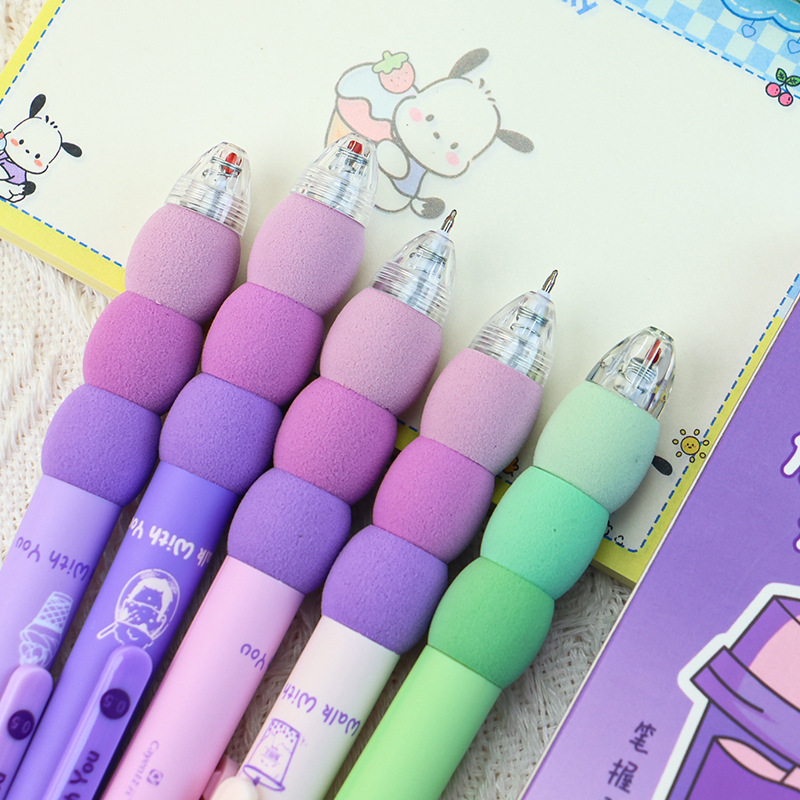 Gradient sponge soft grip gel pen, girlish heart spliced protective case press pen, high appearance level student practice pen, black pen Application Scenario