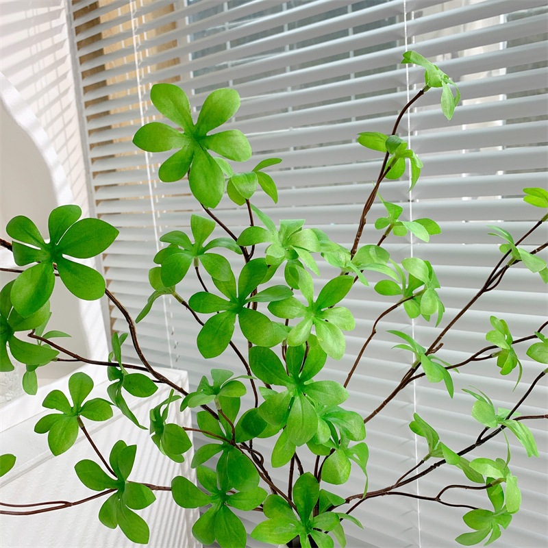 Cream-style artificial green plants, Japanese pendant bells, spider leaves, artificial branches, artificial flowers, artificial flowers, living room decorative flower ornaments Application Scenario