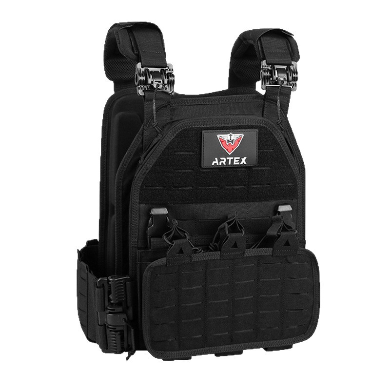 Yitu Cross-border Tactical Vest, outdoor laser quick-release vest, multi-functional field battle wear-resistant and breathable training suit Application Scenario