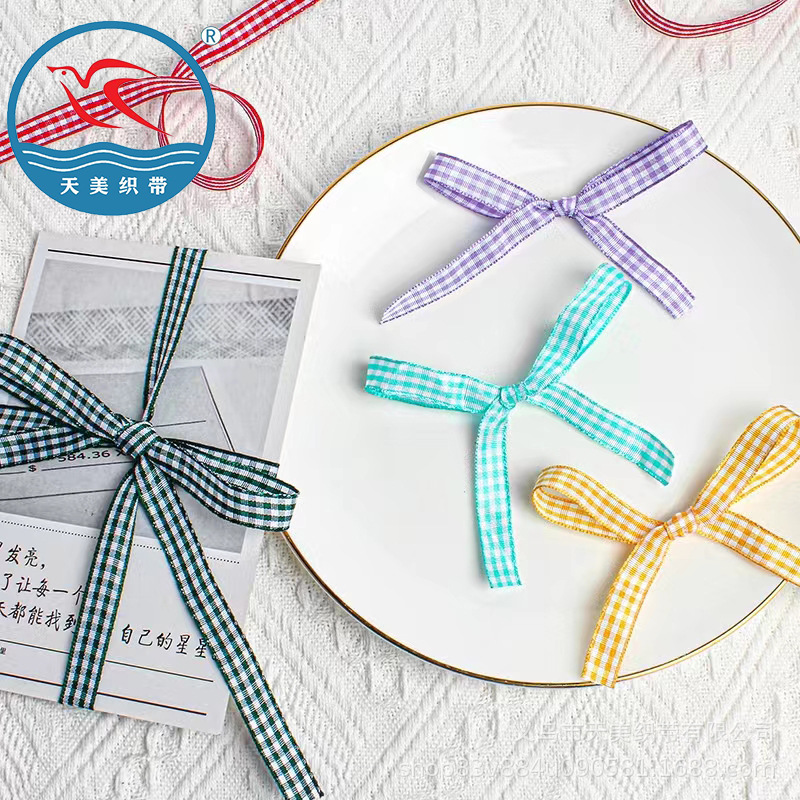 1CM checkered ribbon, thousand bird checkered color ribbon, gift packaging ribbon, DIY gift packaging webbing, country-style sub-ribbon, batch Application Scenario