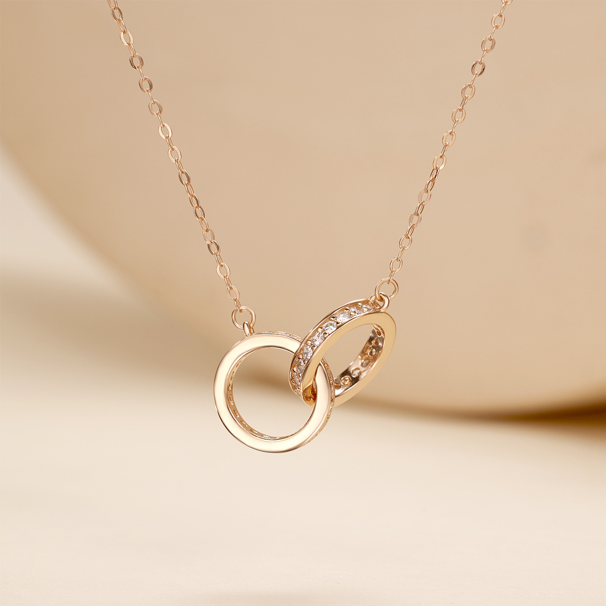 S925 sterling silver full zirconium interlocking necklace for women, with a high-end design sense, Mobius strip collarbone chain, light luxury and simplicity details Picture