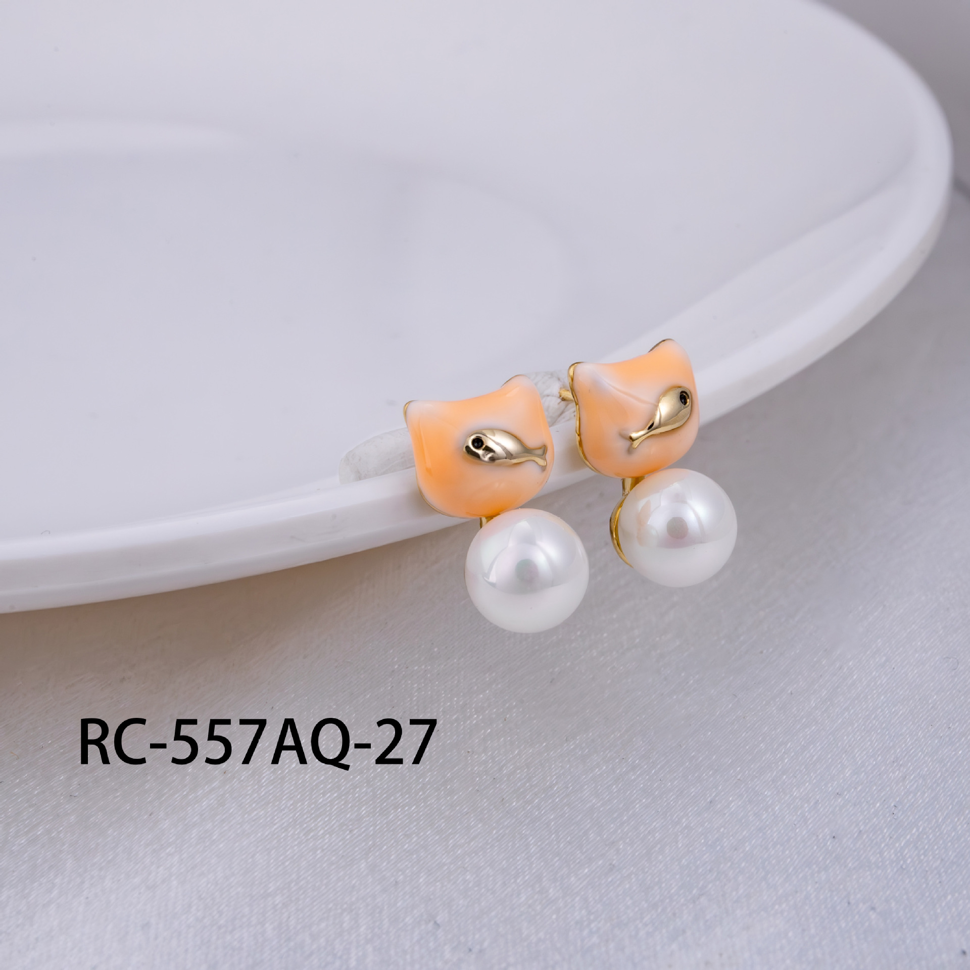 New copper-plated real gold S925 silver needle cute little cat pearl earrings, fashionable, elegant and high-end stud earrings