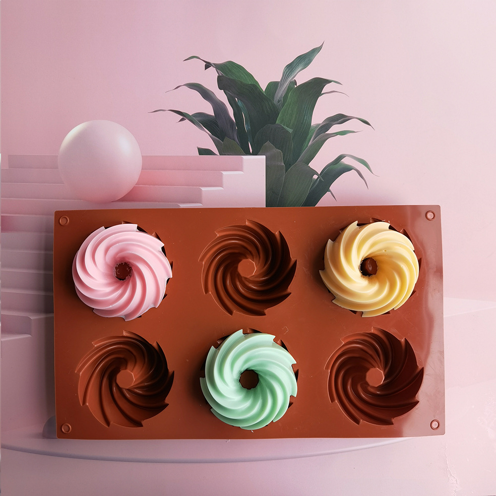 Silicone spiral-shaped dessert molds, cookie baking tools, Easter baking trays, candle molds, letter printing modules, multi-purpose kitchenware Application Scenario