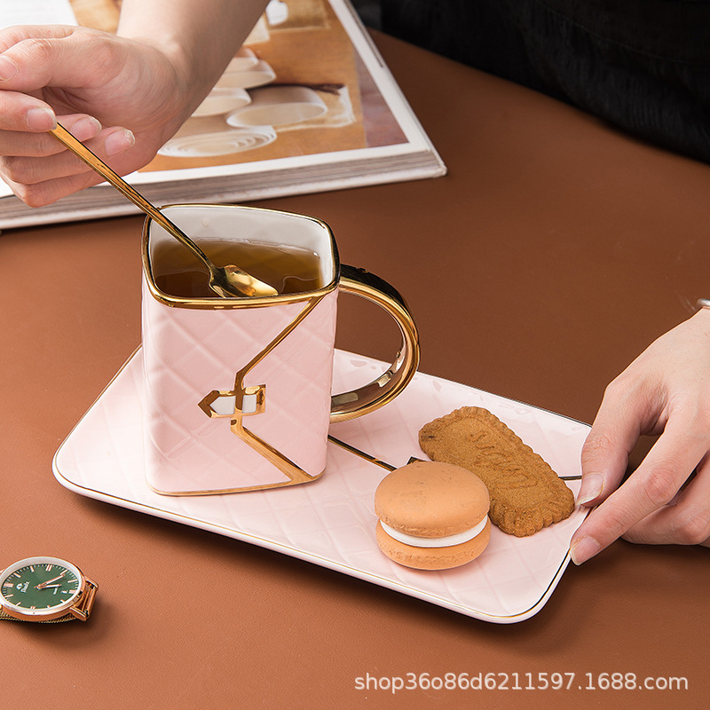 跨境高颜值描金咖啡杯碟套装创意包包杯造型点心个性陶瓷杯马克杯 details Picture