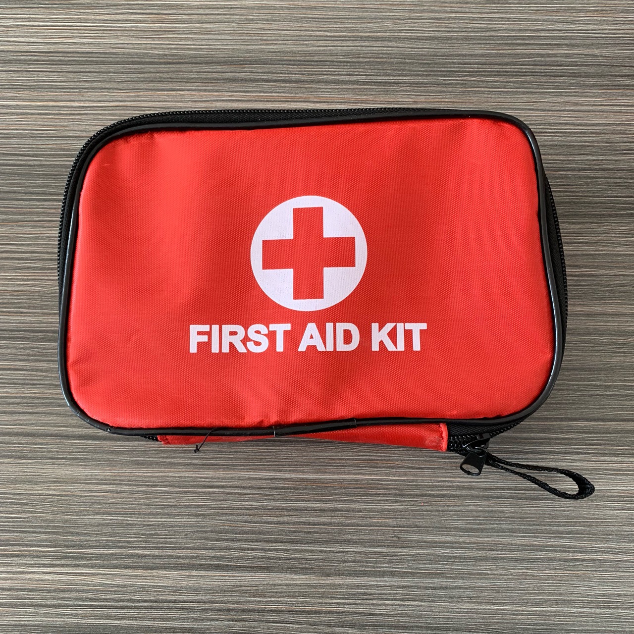 New Oxford cloth first aid kit, life-saving medical, customizable logo, outdoor, car and home emergency kit full figure
