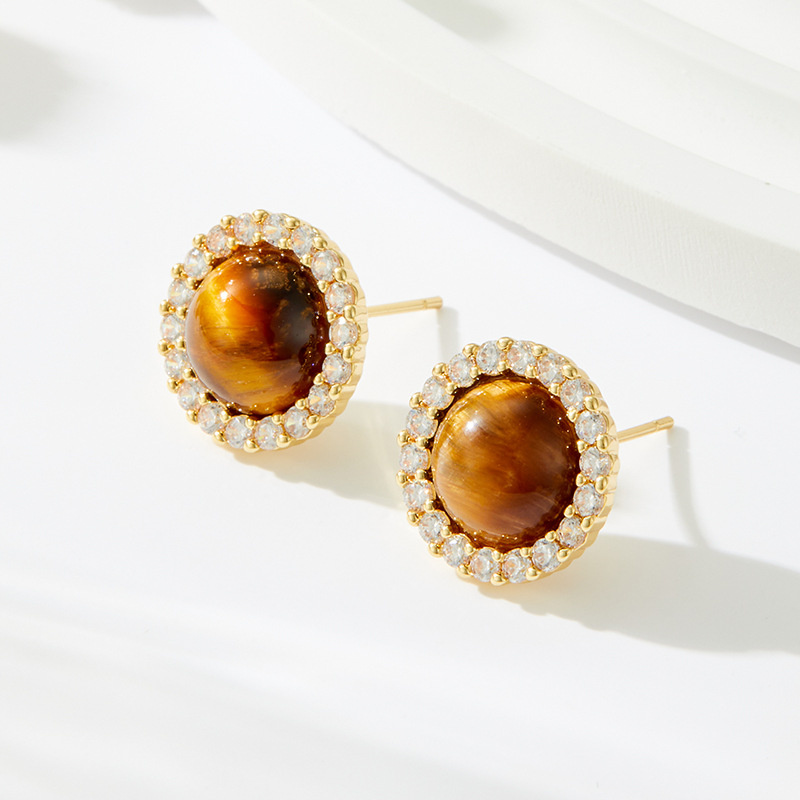 French retro round tiger's eye earrings, copper alloy, real gold electroplated, slightly inlaid zircon s925 silver needle, light luxury earrings Application Scenario