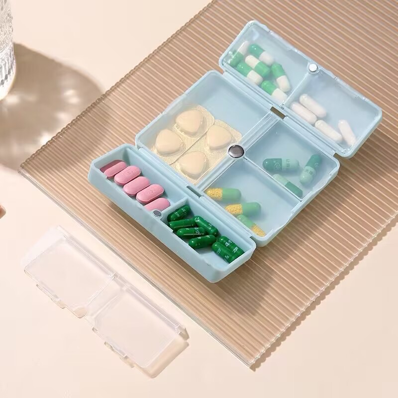 Seven-day weekly dispensing medicine box, magnetic folding medicine box, independent medicine classification box, seven-compartment pill box, can be printed with logo Application Scenario