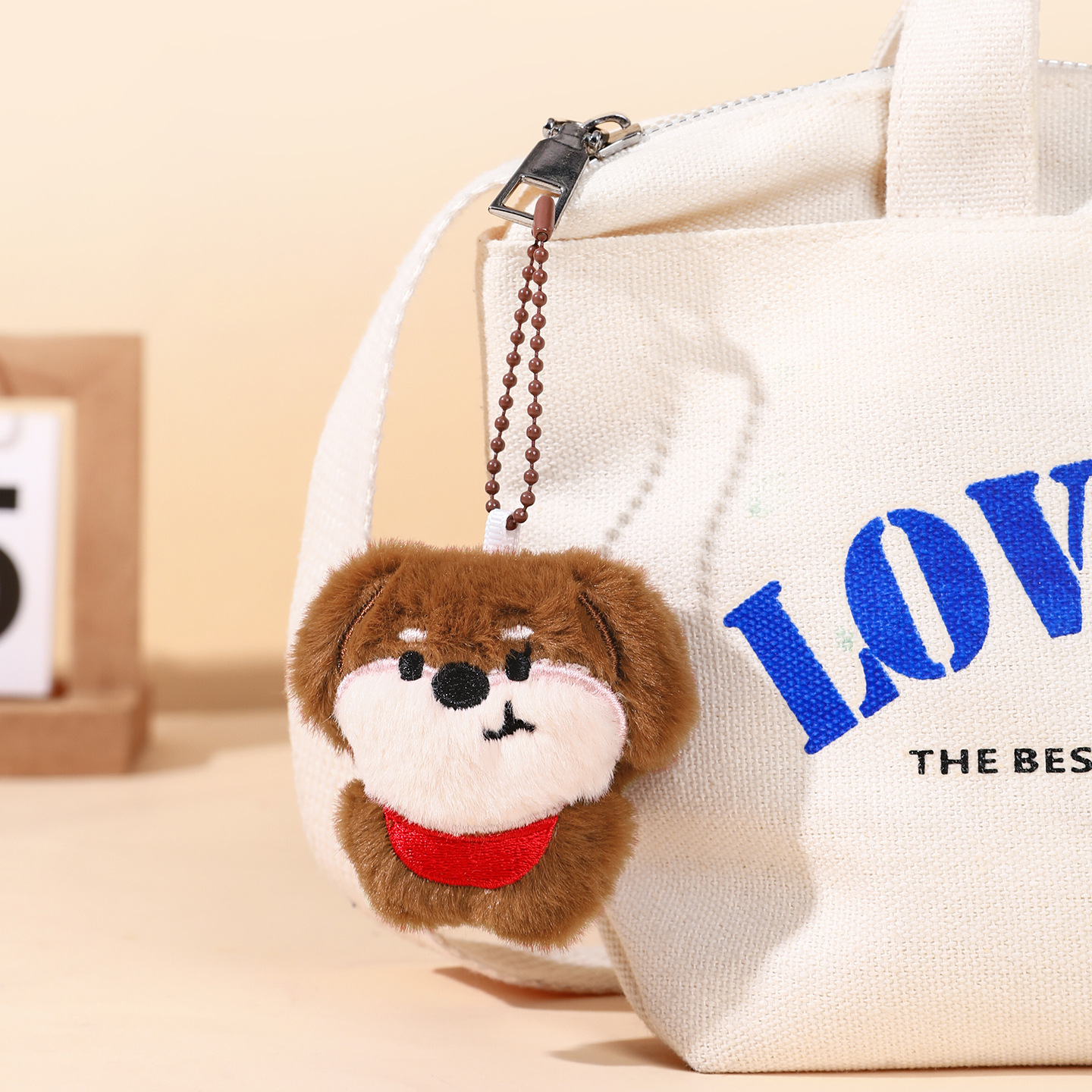 Wholesale of genuine plush dog toy keychains, girls' schoolbag pendants, small dolls, couple pairs of keychains Application Scenario