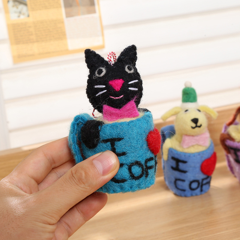 手工羊毛毡挂件咖啡杯动物玩偶挂饰创意包包挂饰可爱挂件厂家批发产品图