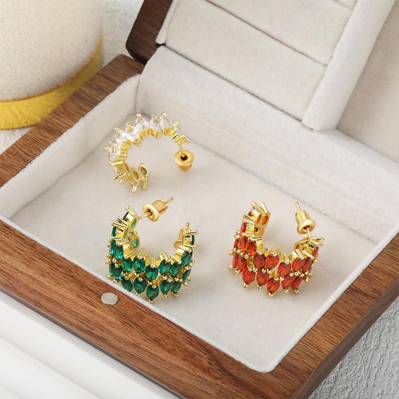 New foreign trade products: Full-diamond micro-inlaid zirconium geometric C-shaped ear rings, high color retention, European and American style fashionable and light luxury earrings Specification image