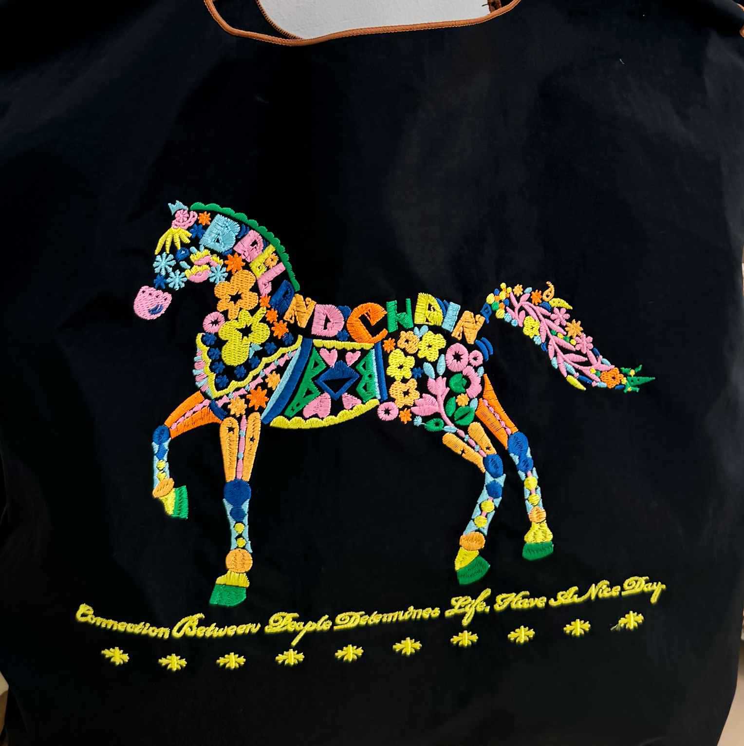 Summer versatile Japanese shopping bags, women's BallChain bag, large-capacity single-shoulder bag, embroidered bag, small bag, crossbody bag Application Scenario