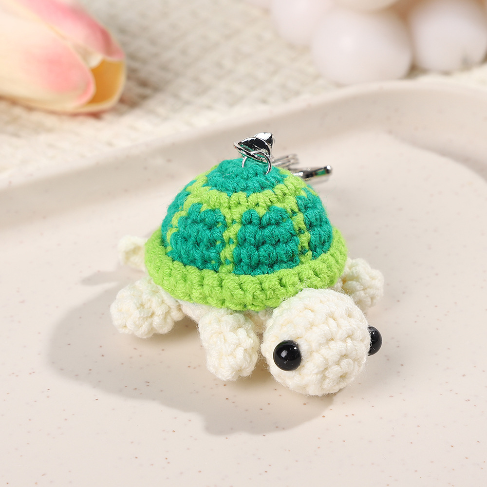 Cross-border cute turtle keychain, mini turtle yarn crocheted doll, creative little doll, cute keychain Application Scenario