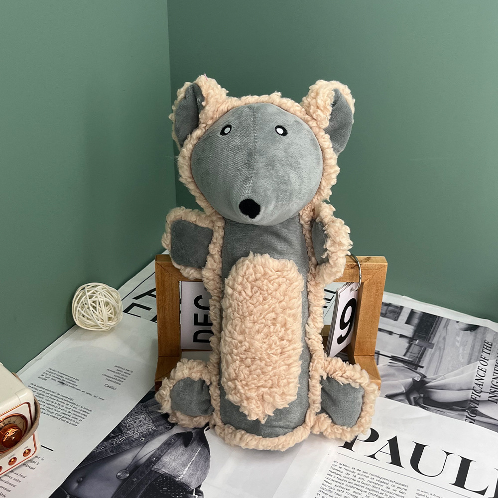 Pet training interactive plush vocal toys for dogs and cats to relieve boredom, stress and vent anger, tooth-cleaning and elk doll products Application Scenario