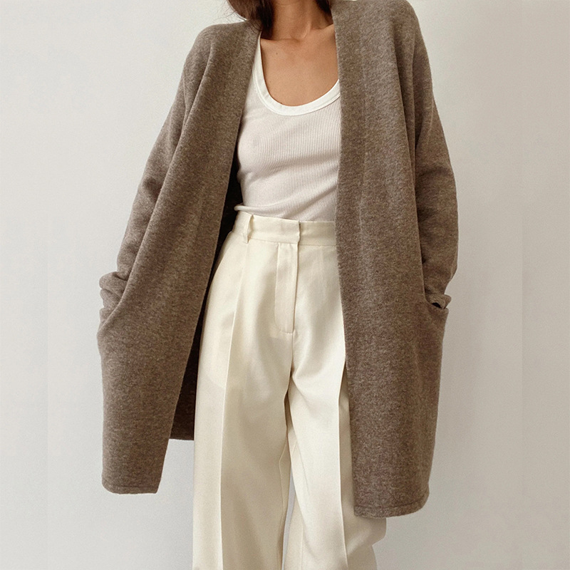 The new Amazon cardigan for the 2025 autumn/winter collection features an elegant and stylish solid-color knitted top for women Specification drawing