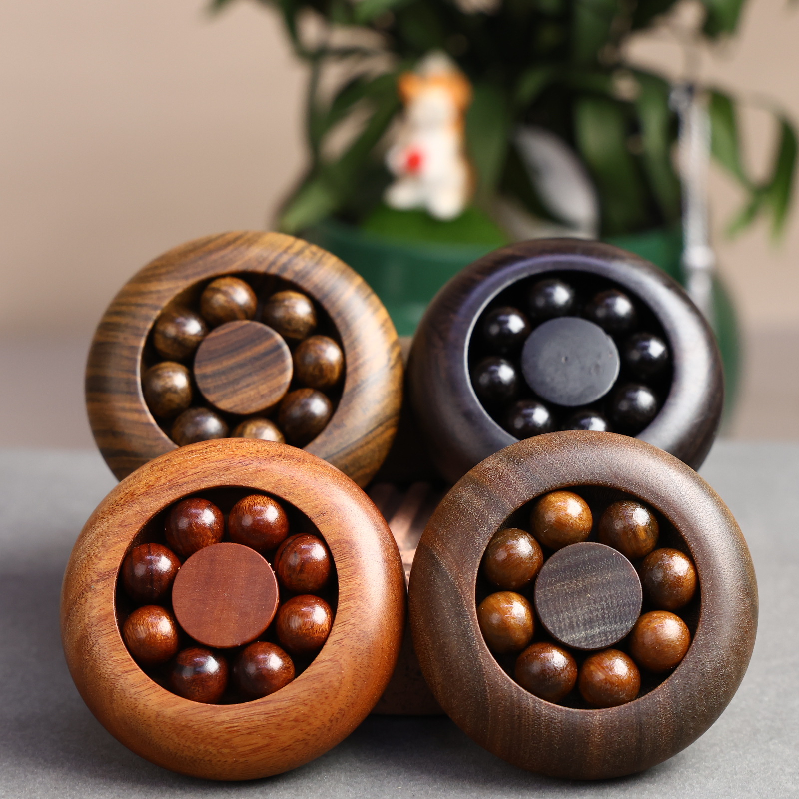 Factory direct sales of sandalwood wooden handball spinning handball pieces for hand exercise and stress relief