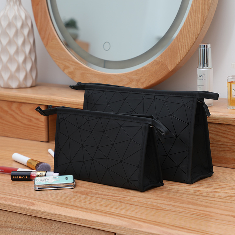 Fashionable new large-capacity waterproof travel bag, portable and popular diamond-shaped official document makeup bag, envelope bag, clutch bag Specification image