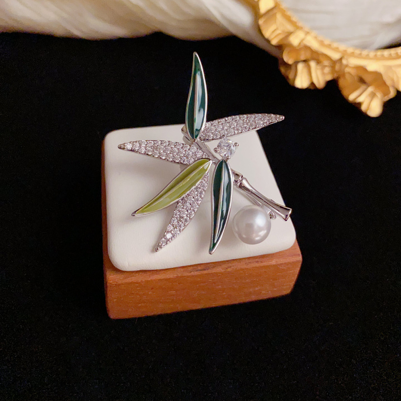 胸针/金榜题名/莫桑钻胸针/胸针复古/徽章细节图