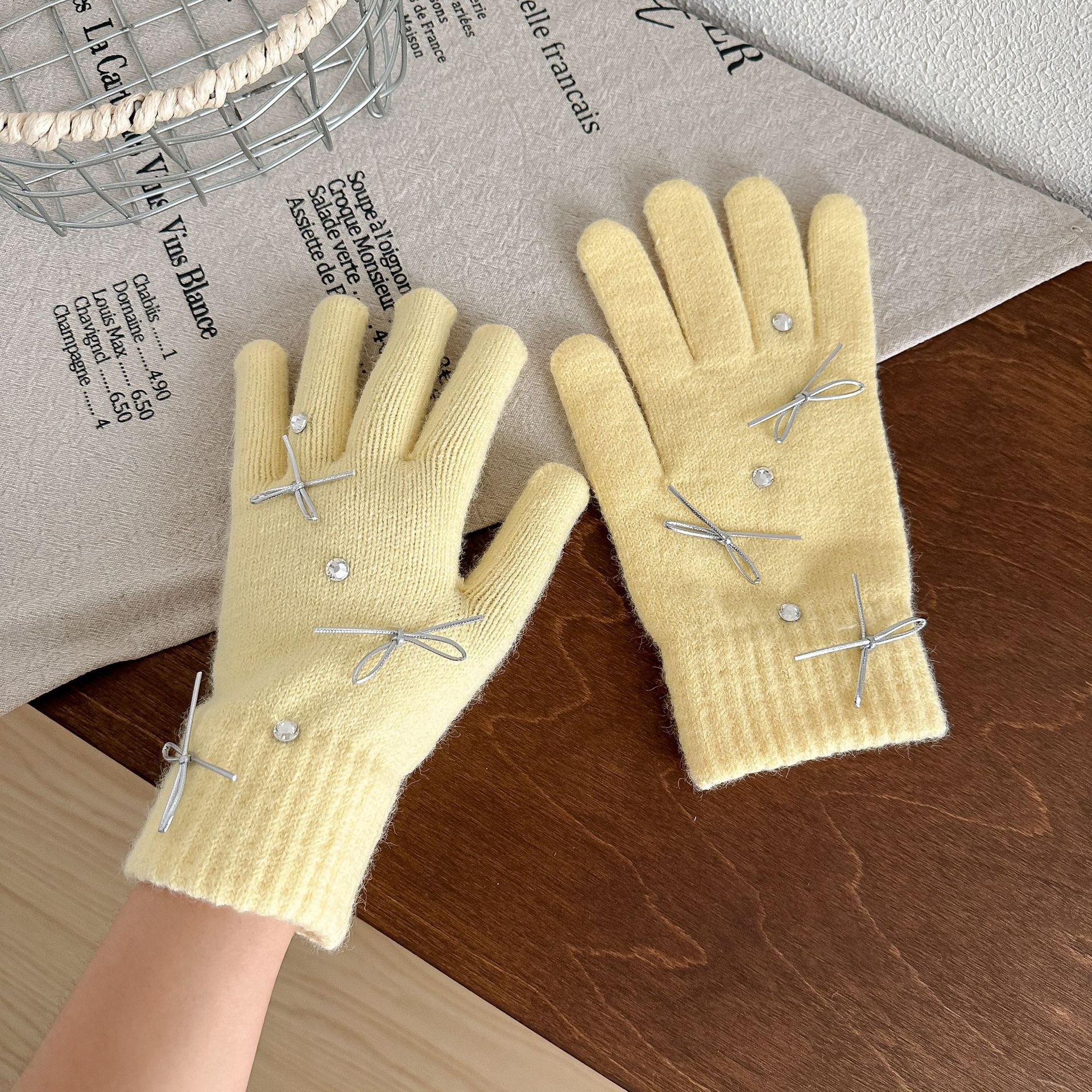 Ins-style touch screen split-finger knitted gloves for women to keep warm in autumn and winter, and sweet gloves for students to commute and ride while keeping warm details Picture