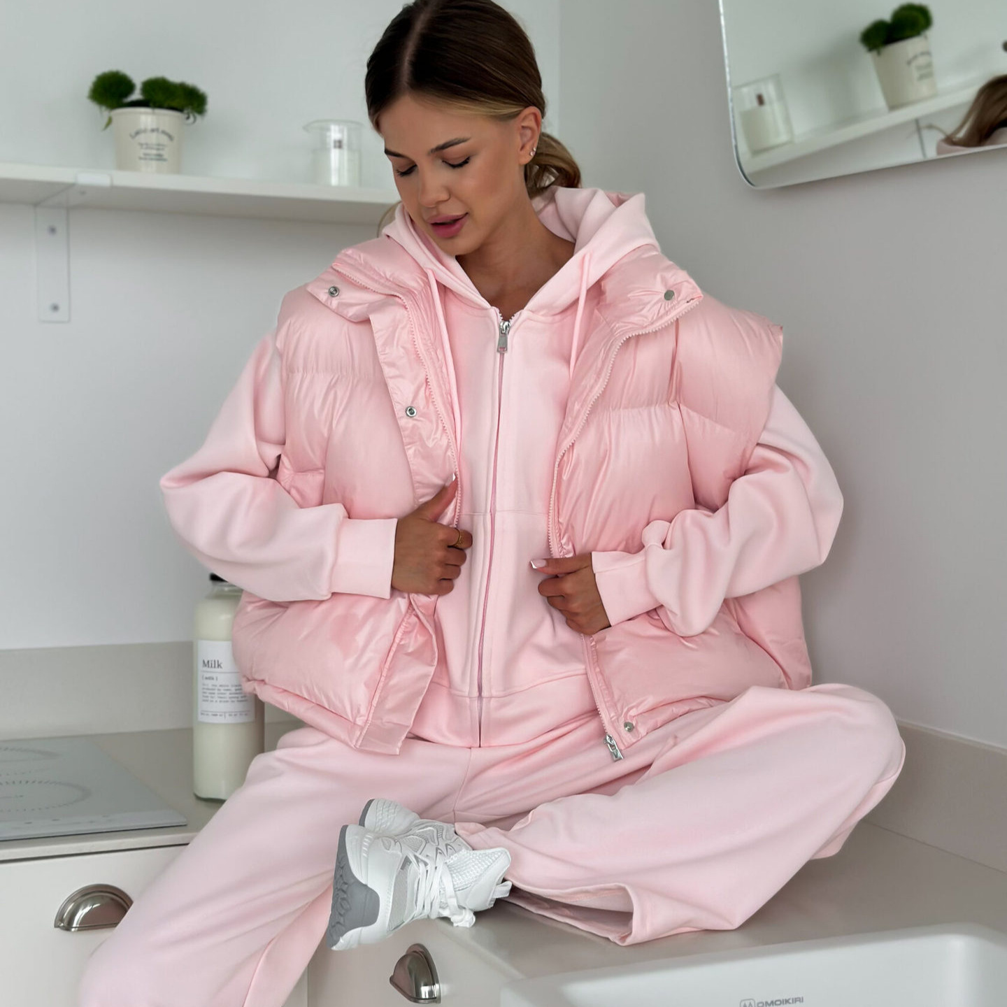 New autumn and winter 2025 cotton vest for warmth and cold protection, dopamine sleeveless cotton vest, versatile top for women Specification image