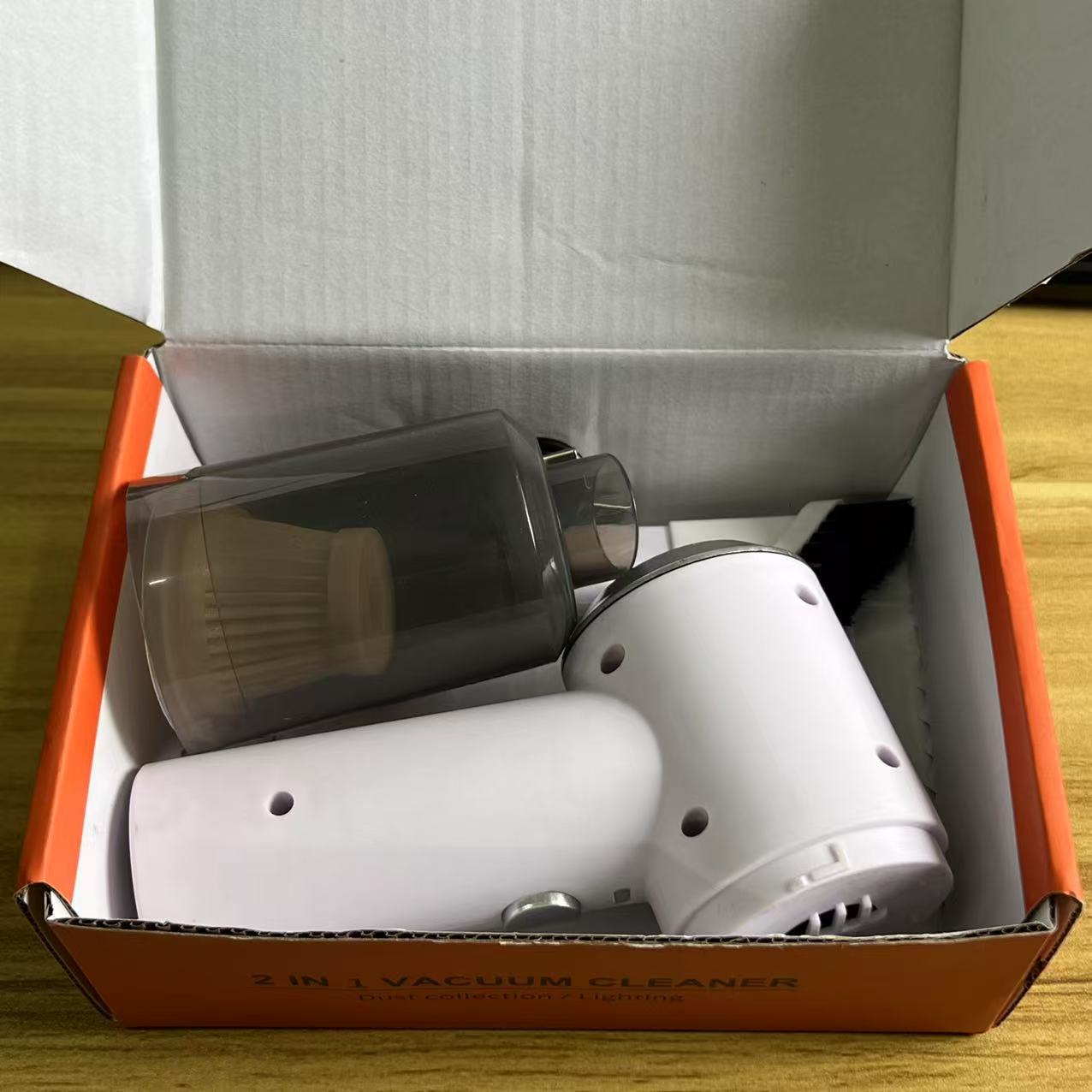 Mini car vacuum cleaner, long-lasting dust removal, handheld wireless indoor desktop cleaning, low-noise charging model Application Scenario