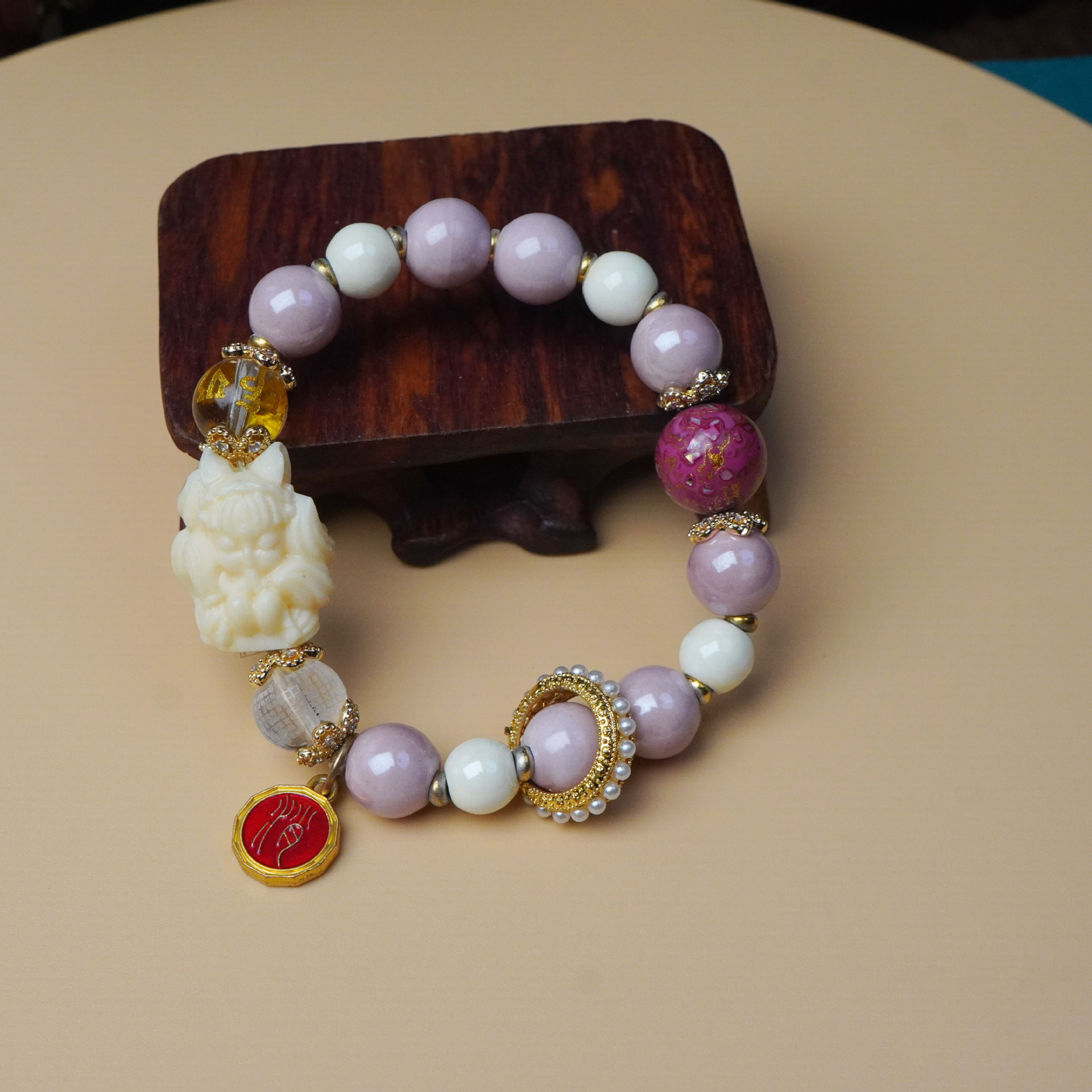 Hangzhou Xiangji's same style of incense ash porcelain nine-tailed fox bracelet, women's pink porcelain multi-color crystal bracelet, small phoenix Nine accessory