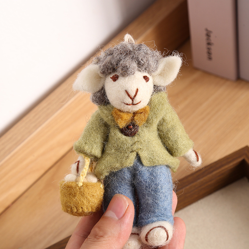 手工挂件系可爱动物尼泊尔羊毛毡包包钥匙扣ins挂饰配饰品吊坠产品图