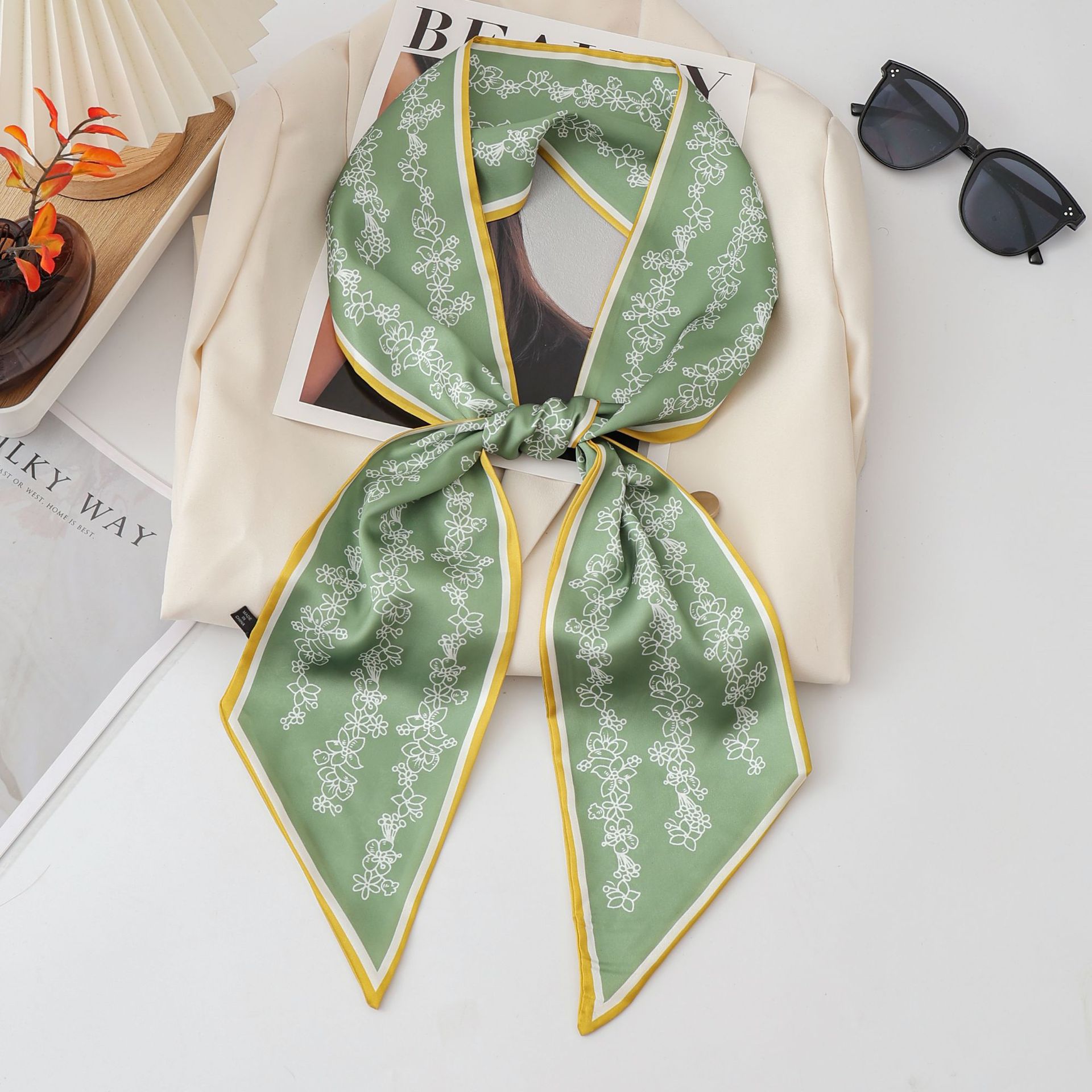 High-end faux silk diagonal neckerchief, long hair tie, versatile twill printed neckerchief ribbon, double-sided Application Scenario