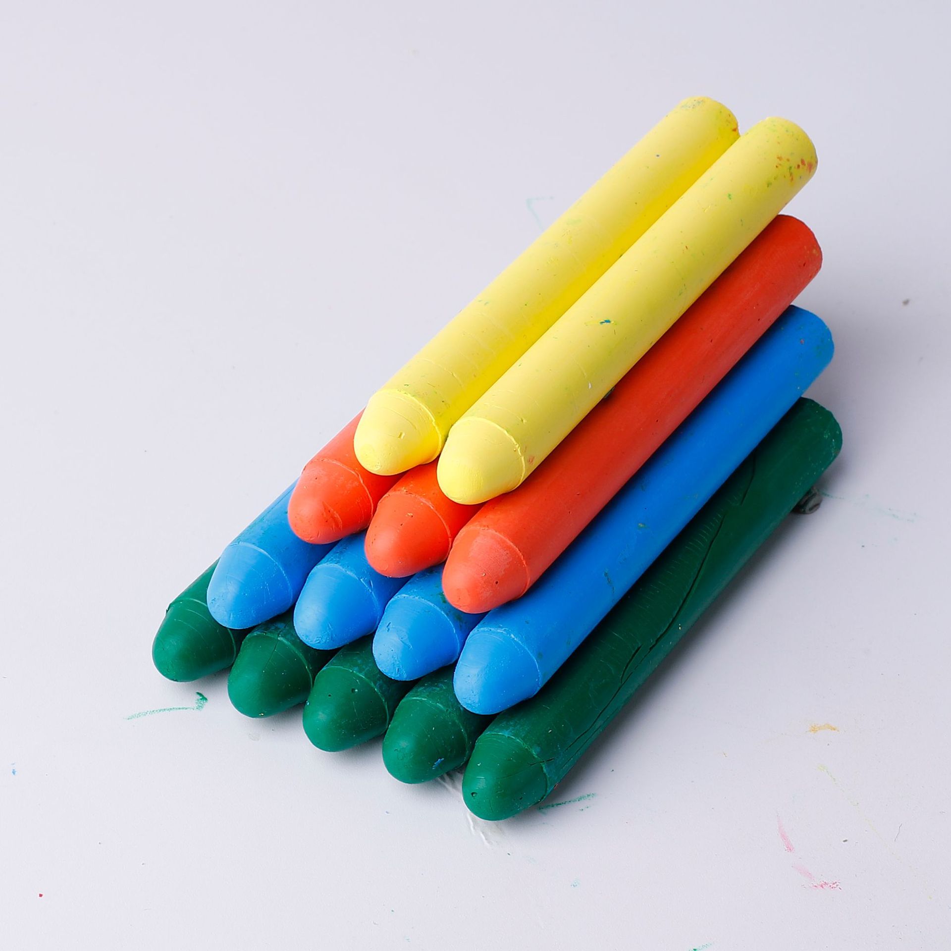 Qianhui dust-free water-soluble chalk, color box set, children's chalk, baby drawing white dust-free chalk, water-soluble Specification image