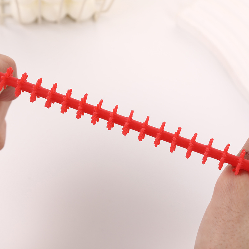 New cartoon cute bear animal cheerleading bracelet, a fun and stress-relieving noodle stretching toy Specification image