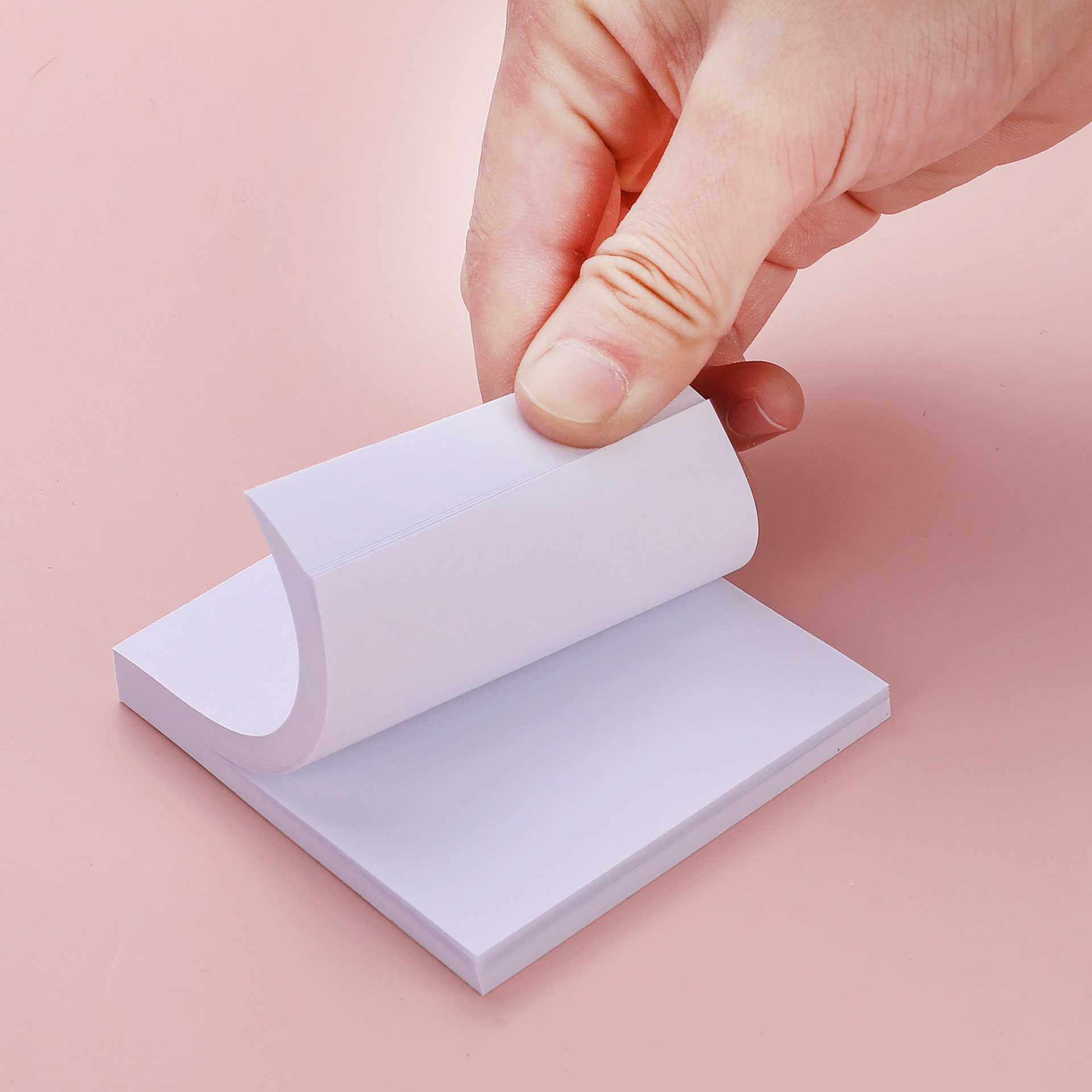 Pioneer 8653 Sticky Notes, 100 pages all-white sticky notes, can be used to stick hand-torn work or study notes N times Application Scenario