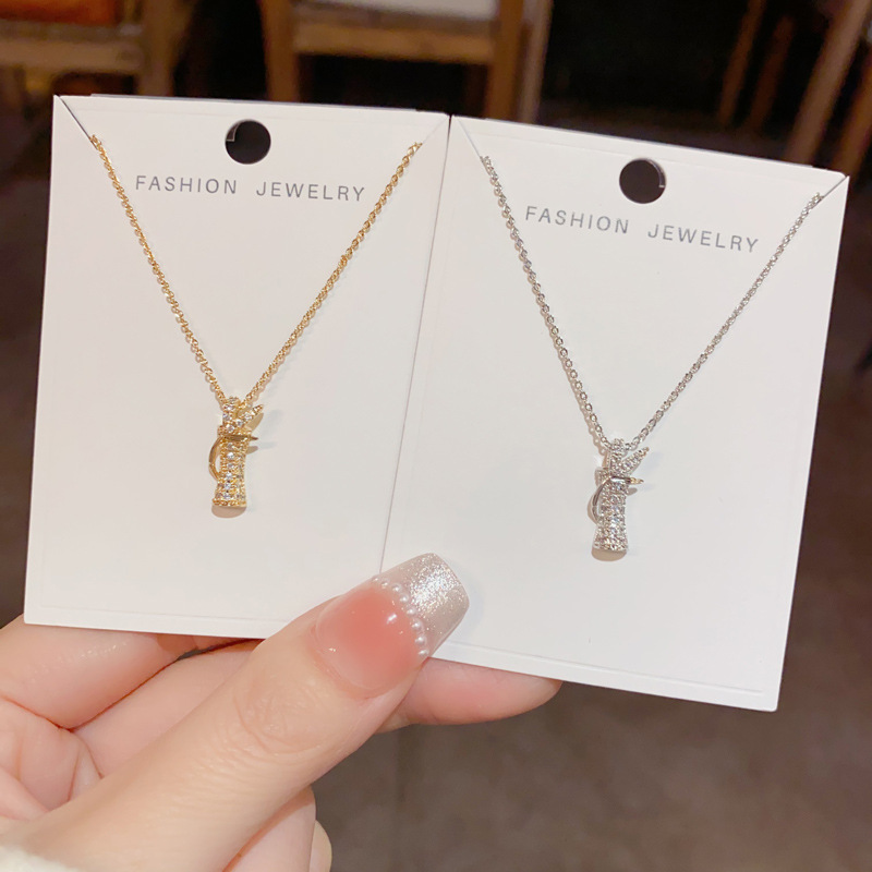 The Korean-style, fashionable and simple zircon bamboo joint necklace is exquisite and versatile. The Chinese-style collarbone chain is a niche design accessory