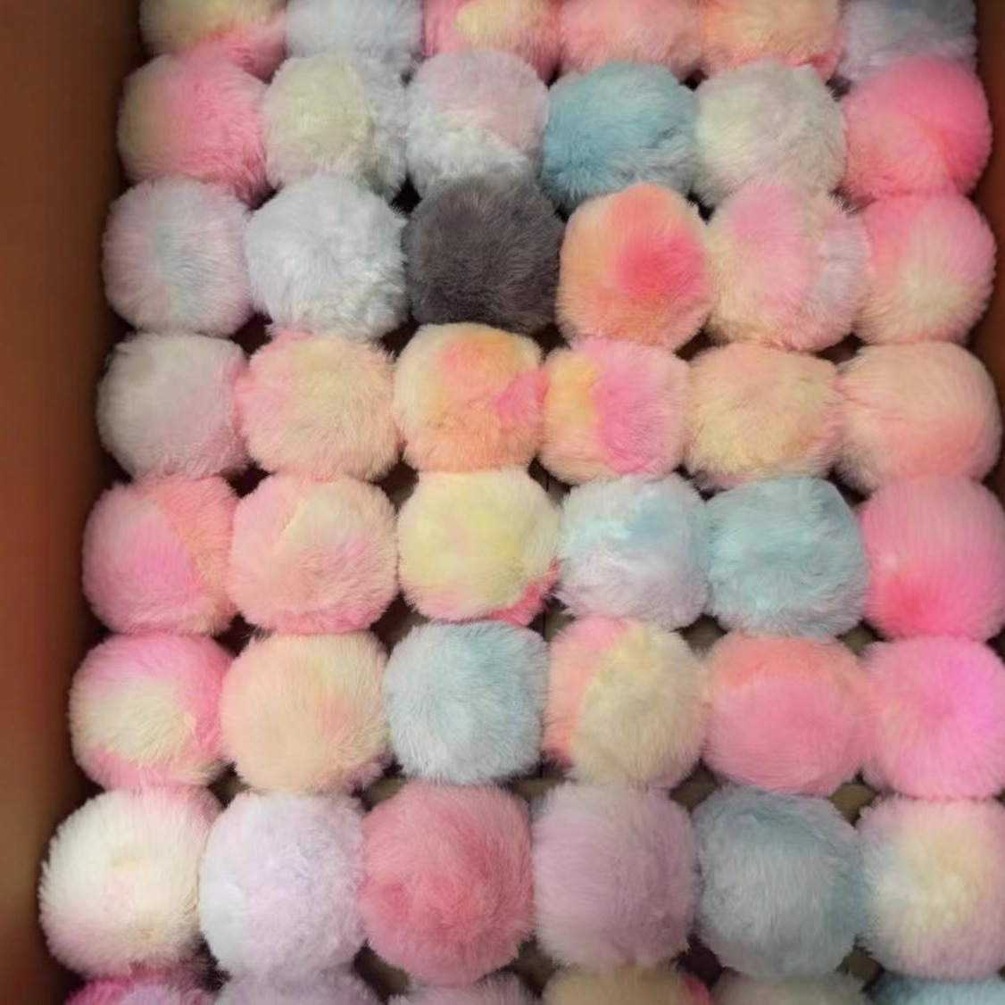 In stock and dispatched quickly, we offer a wide range of popular foreign trade plush bouncy ball toys for playing with cats, self-entertainment and entertainment. Wholesale of meow ball cat toys Specification image