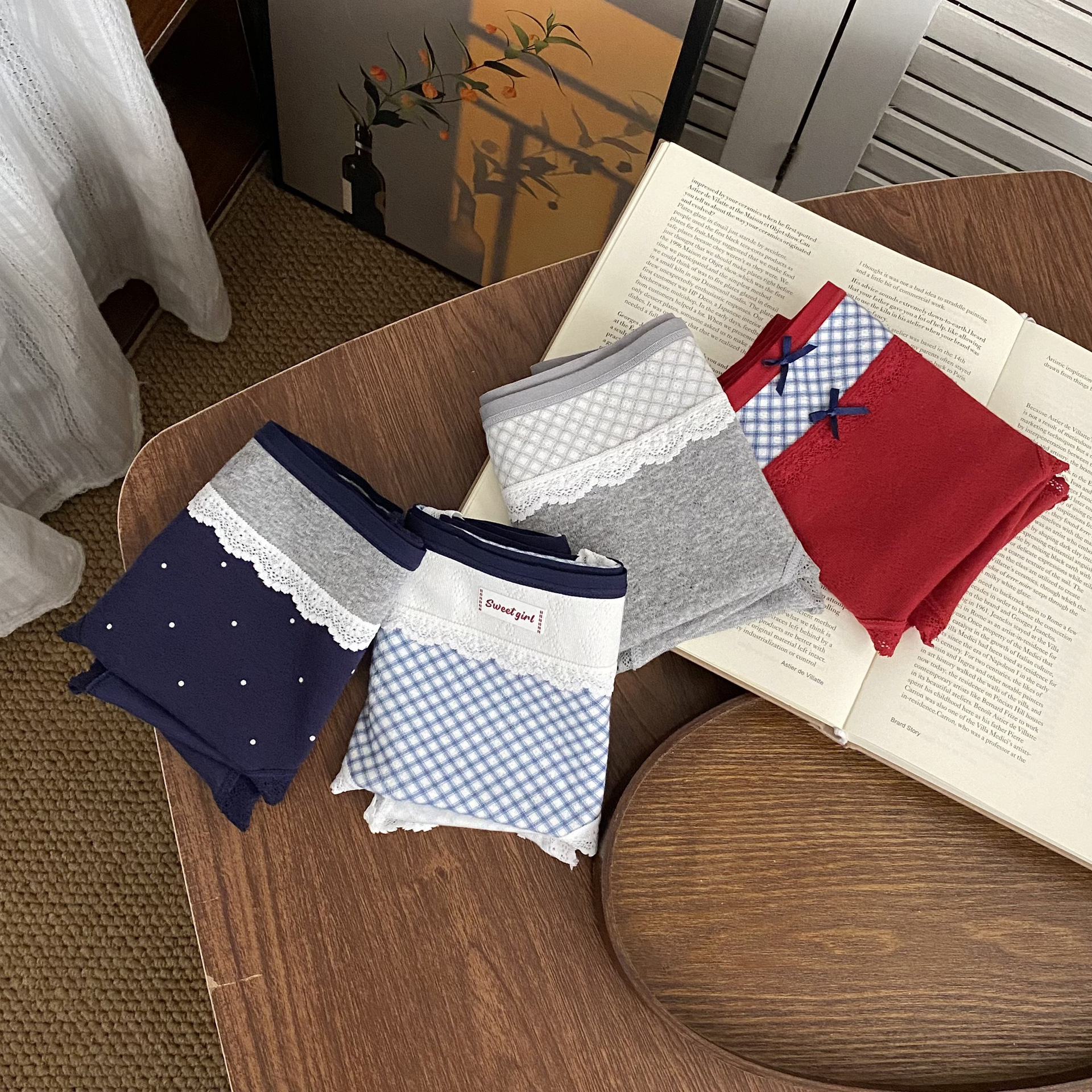 女士三角裤实物图