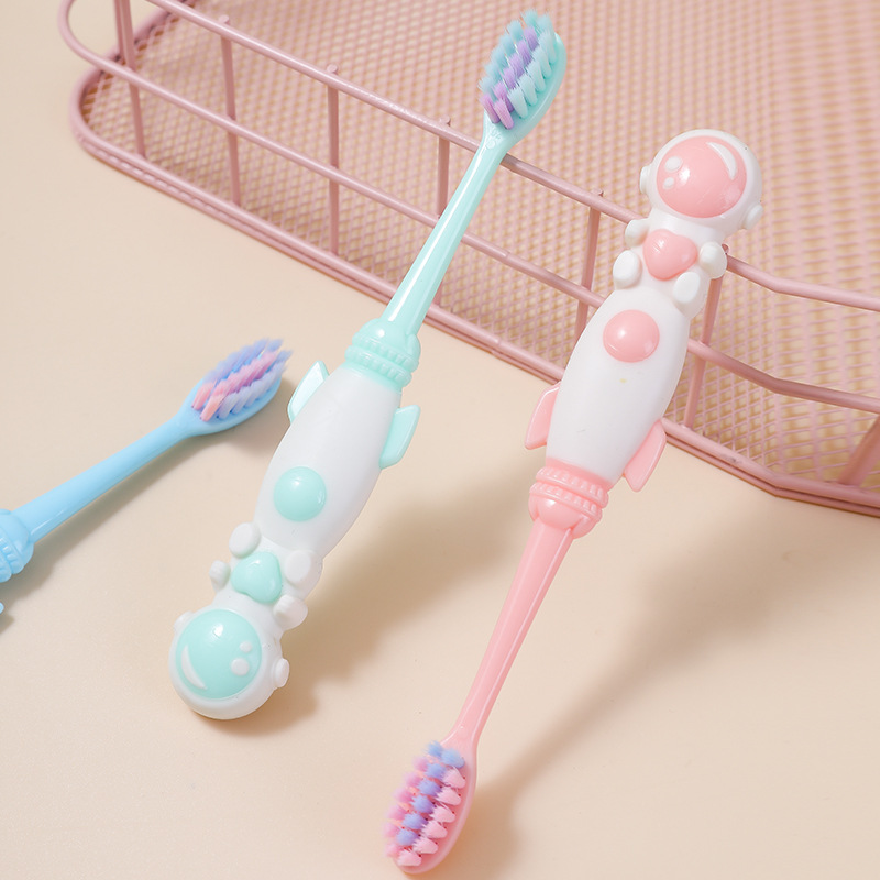 牙刷工厂定制太空人儿童牙刷软毛超细2-12岁宝宝牙刷抖音直播代发