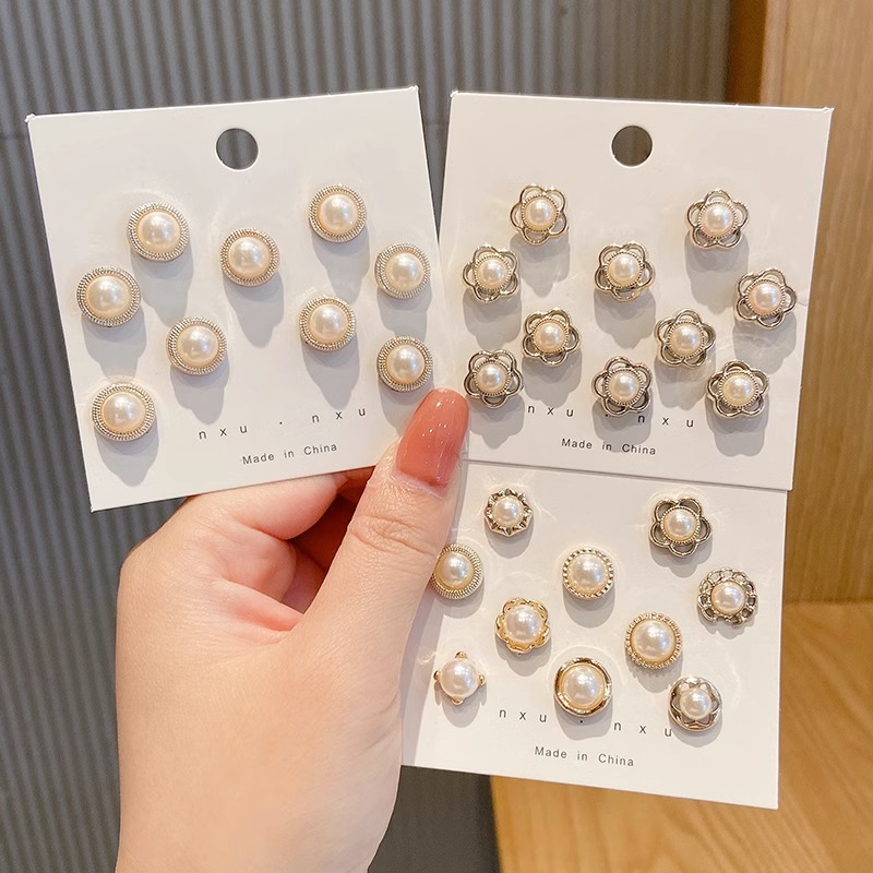 The invisible pearl brooch, brooch, brooch for fixing clothes, corsage and shirt chest button, is a must-have tool for preventing exposure at the neckline details Picture