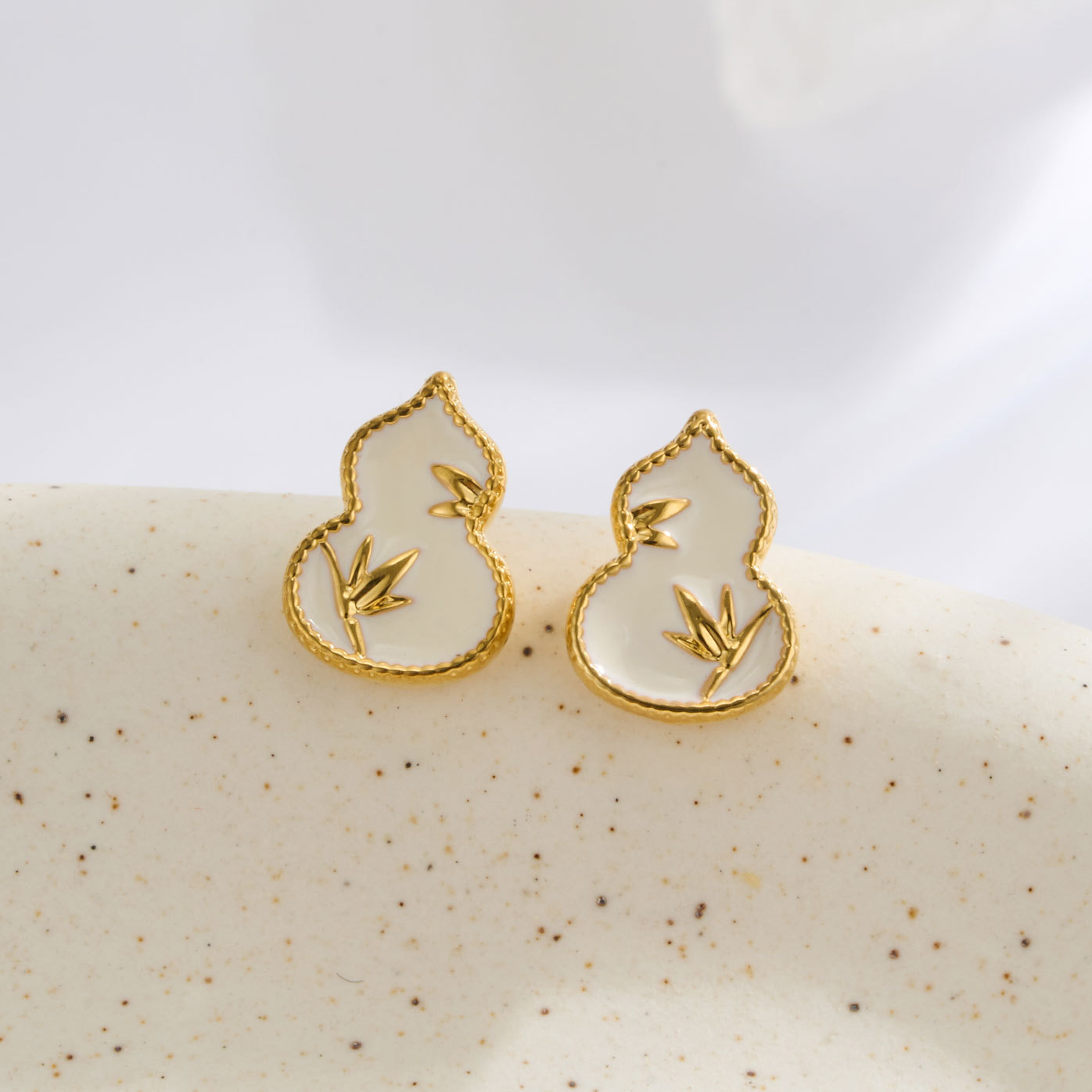 Fábrica de suministro directo nueva calabaza China bambú hoja goteo aceite earras esmalte de dos colores guozao vintage estilo s925 plata aguja para las mujeres orejeras details Picture