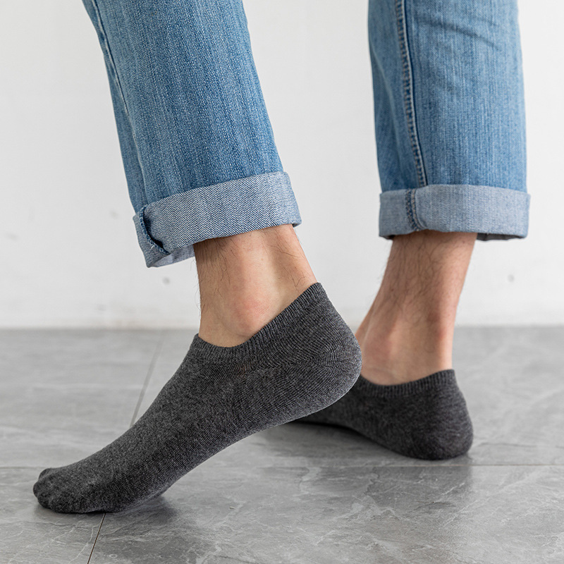 Men's mid-calf spring and summer boat socks, black shallow-mouth short socks, deodorizing, sweat-absorbing, breathable, sports, business, invisible socks trend Application Scenario