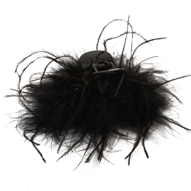 黑色羽毛抓夹女秋冬鸵鸟毛毛绒发夹卡子大号新款高级感鲨鱼夹头饰                              白底实物图