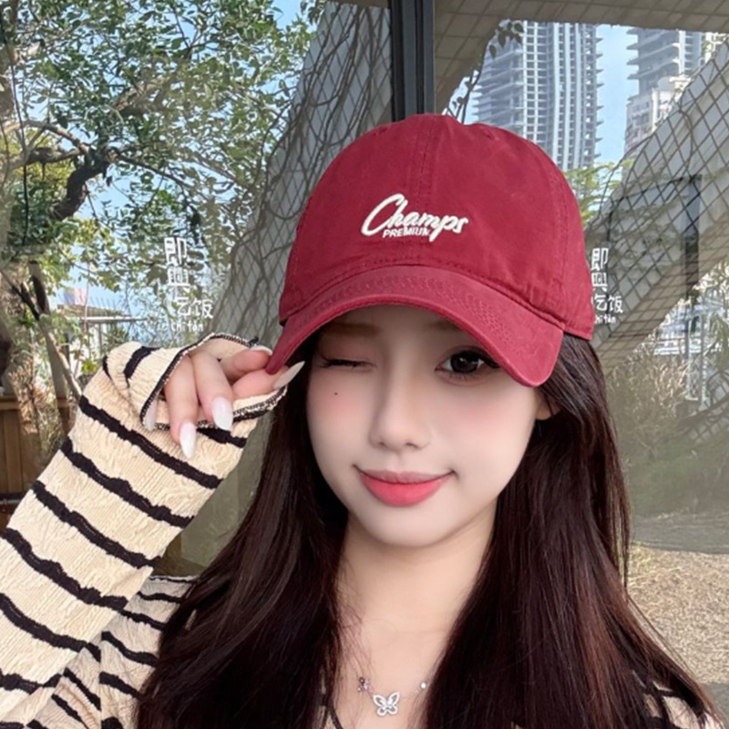 Retro letter baseball cap, soft top, versatile baseball cap, wide brim, small sunshade cap for boys and girls who can make their faces look fairer Specification image