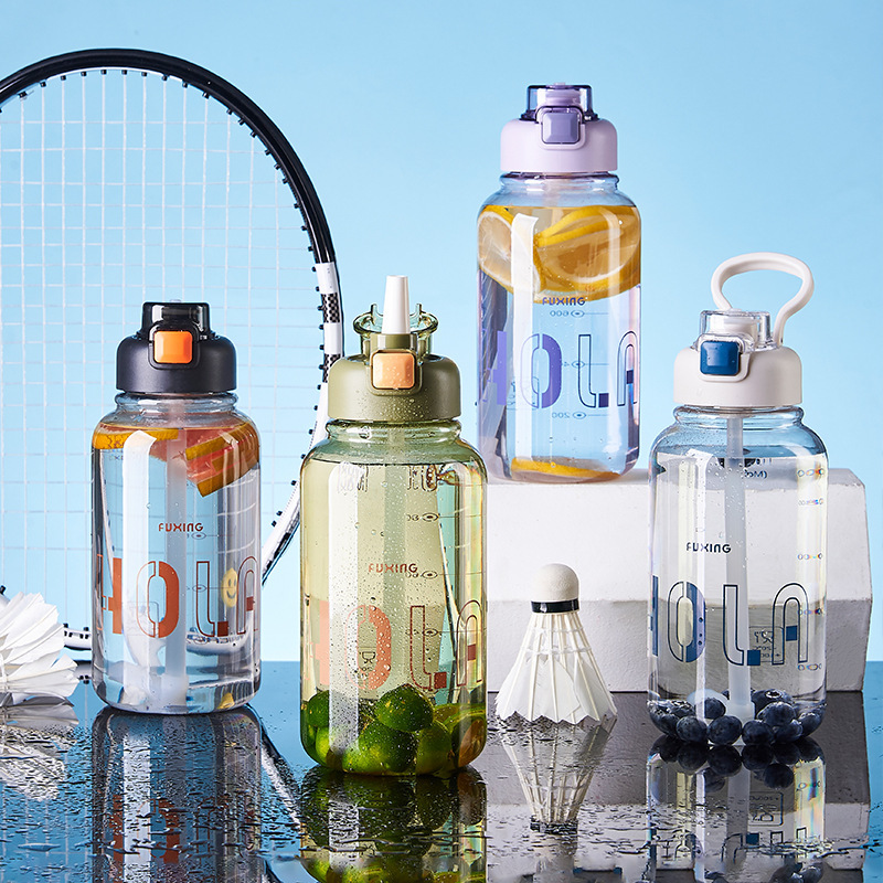 新款男士户外运动水壶便捷式大容量简约精致耐高温吸管塑料杯批发